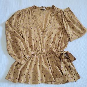 Lucky🍀 Brand Floral💐 Marigold Faux SurpliceTop